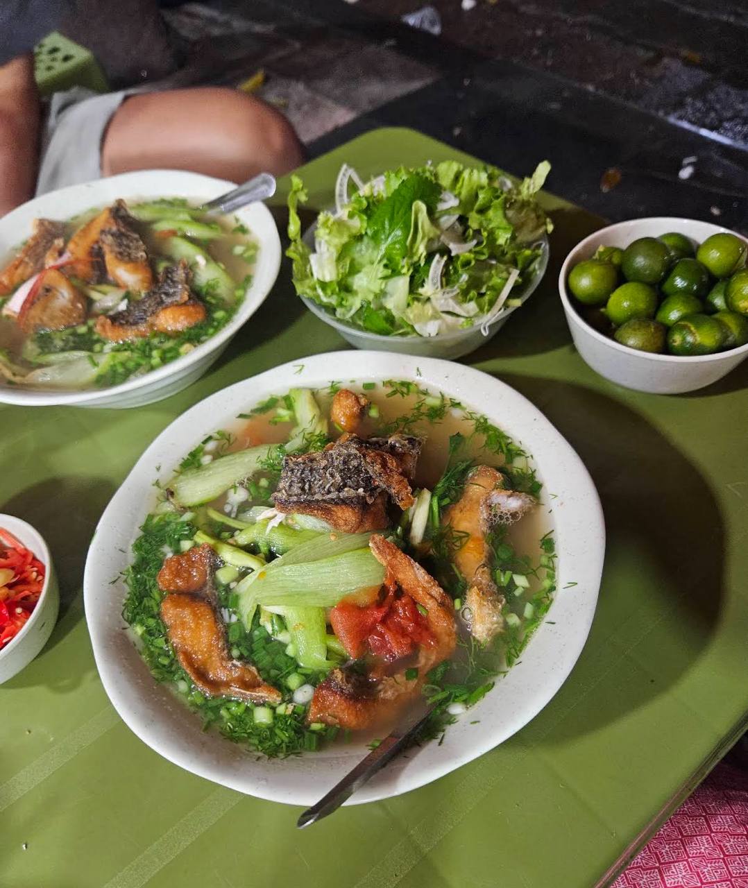 Ng&ocirc; Kiến Huy thưởng thức b&uacute;n c&aacute; Lam H&agrave; Nội , trải nghiệm lẩu c&aacute; đầy hấp dẫn - Ảnh 13.