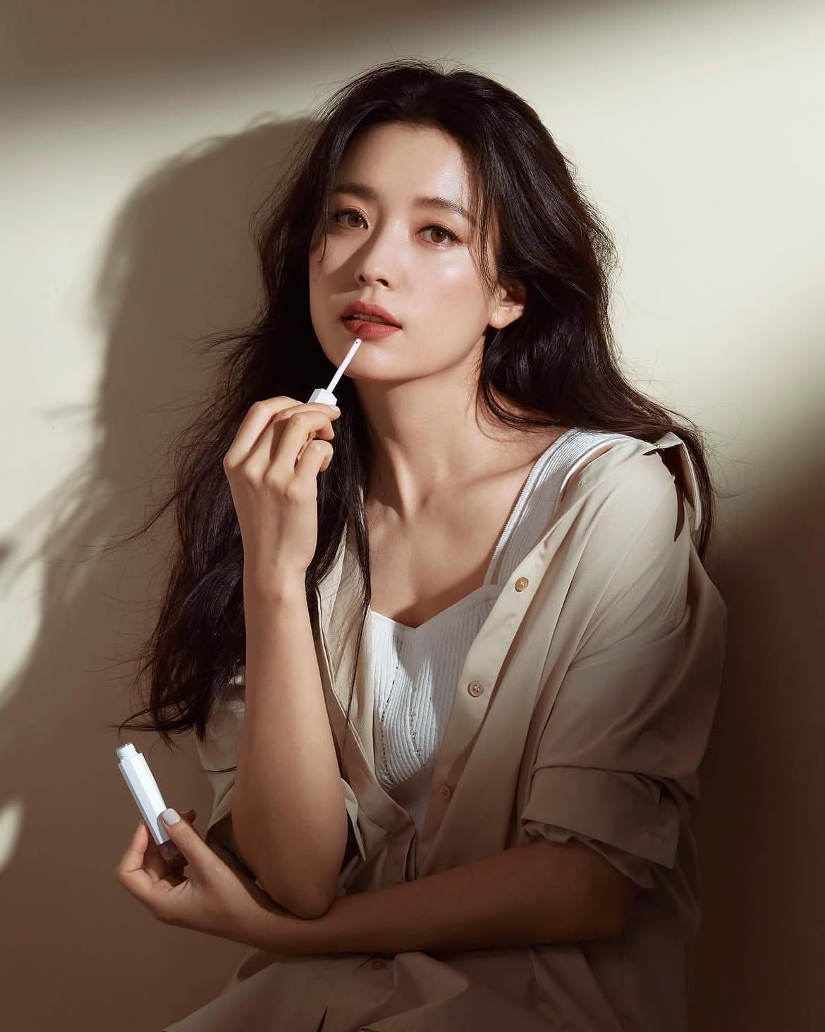 10 mỹ nh&acirc;n đẹp nhất m&agrave;n ảnh H&agrave;n: Kim Tae Hee mất h&uacute;t, số 1 đẹp hơn Song Hye Kyo, Son Ye Jin - Ảnh 5.