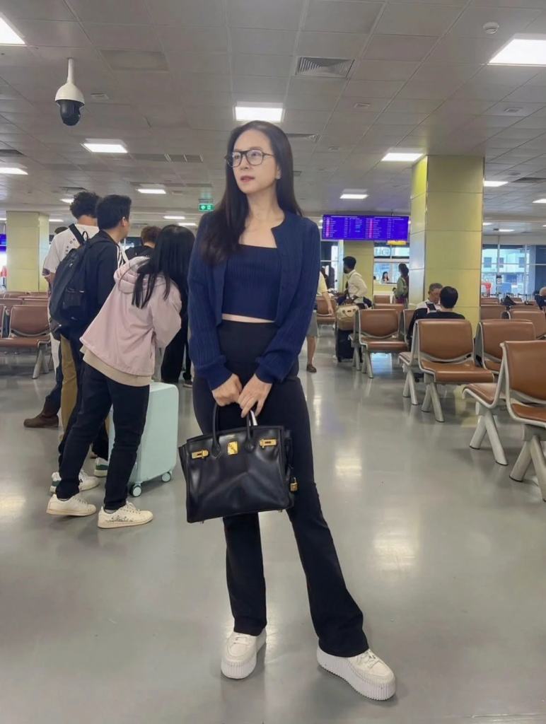 Madam Pang chia sẻ b&iacute; quyết trẻ l&acirc;u tuổi 60: Ngủ đủ giấc v&agrave; vận động h&agrave;ng ng&agrave;y - Ảnh 1.