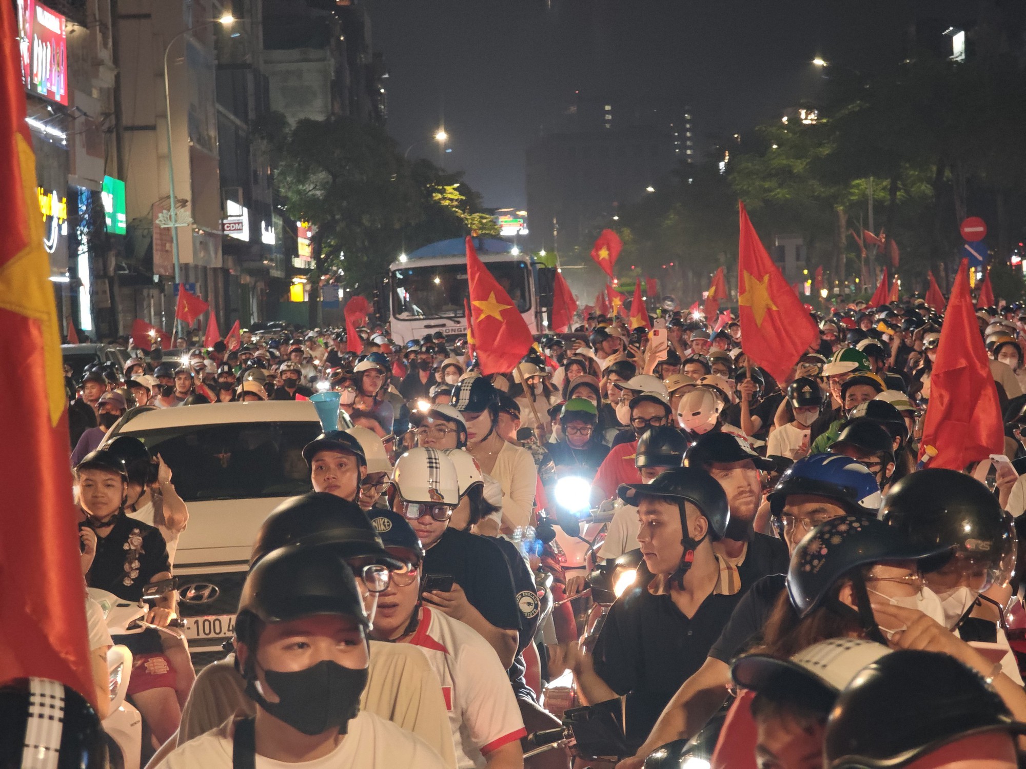 Vô địch rồi thì đi 