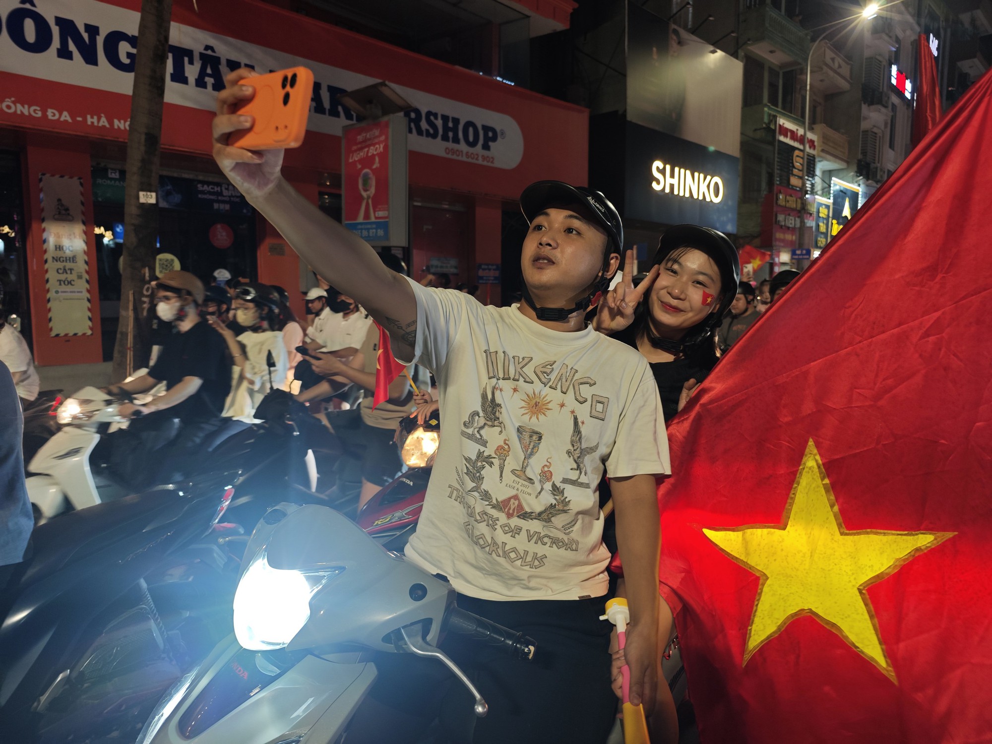 Vô địch rồi thì đi 