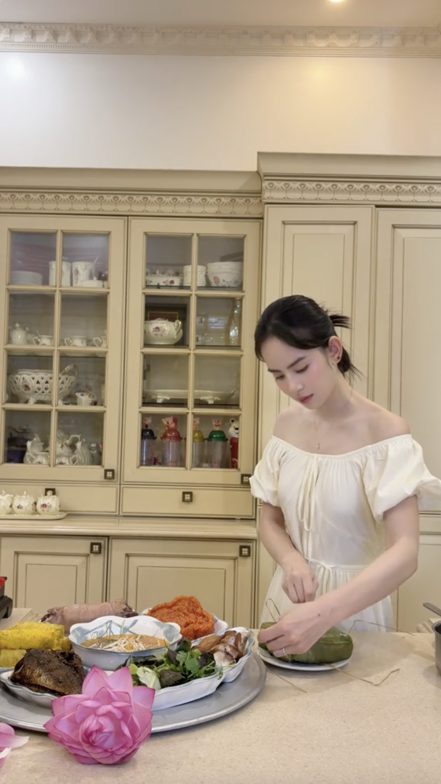 Căn bếp của mỹ nhân Nguyễn Hương Liên: Điểm nhấn trong cuộc sống gia đình 2026 - Ảnh 4. Căn bếp của mỹ nhân Nguyễn Hương Liên: Điểm nhấn trong cuộc sống gia đình 2026 - Ảnh 4.