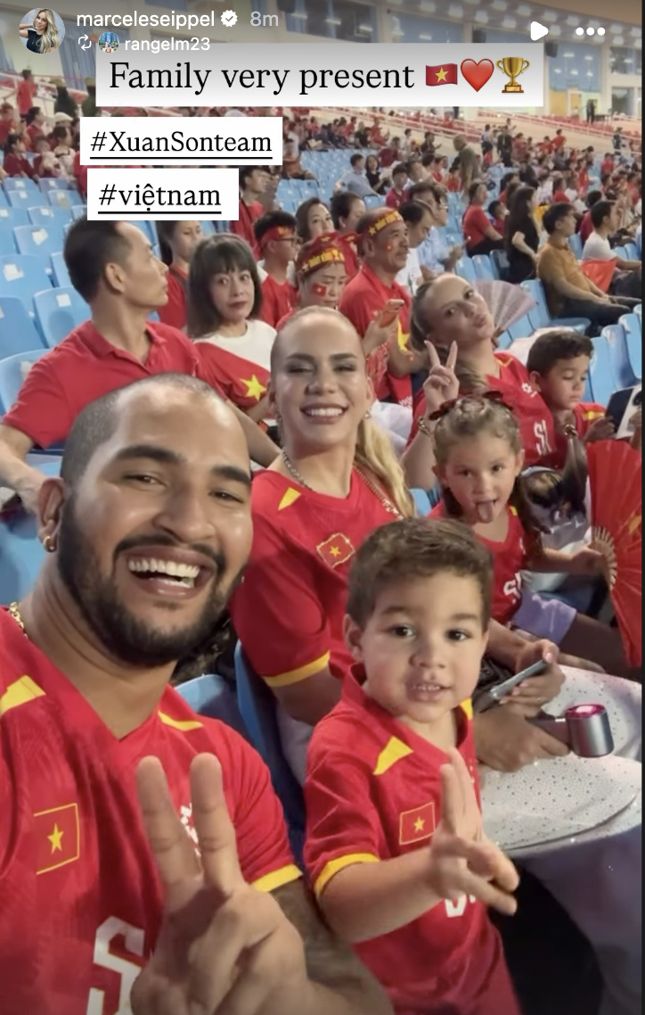 Doãn Hải My tỏa sáng rực rỡ cùng dàn WAGs cổ vũ Việt Nam trong chung kết Asean Cup 2026 - Ảnh 4. Doãn Hải My tỏa sáng rực rỡ cùng dàn WAGs cổ vũ Việt Nam trong chung kết Asean Cup 2026 - Ảnh 4.