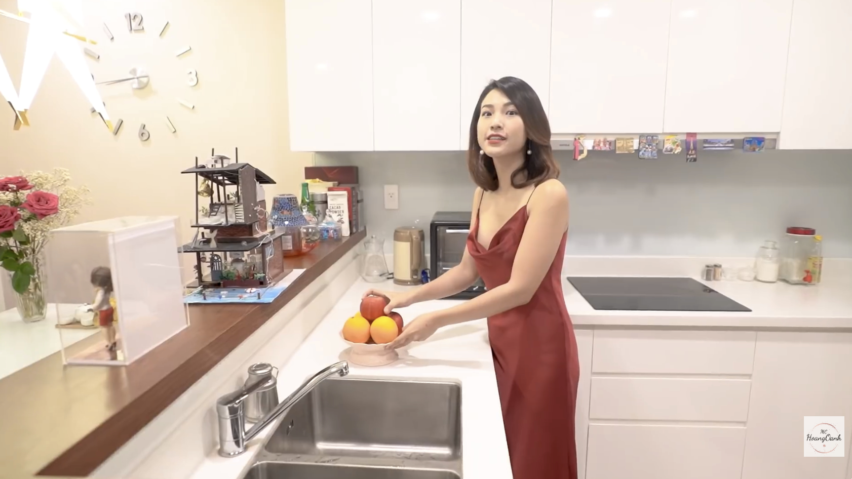 Căn nh&agrave; nhỏ gọn của MC Ho&agrave;ng Oanh v&agrave; cuộc sống hạnh ph&uacute;c B&ecirc;n con trai - Ảnh 3.