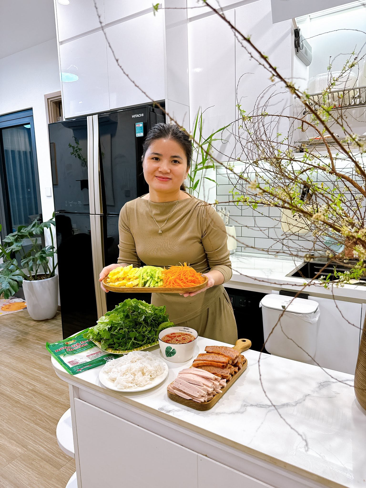 Mẹ bầu Hà Nội - Ảnh 1.