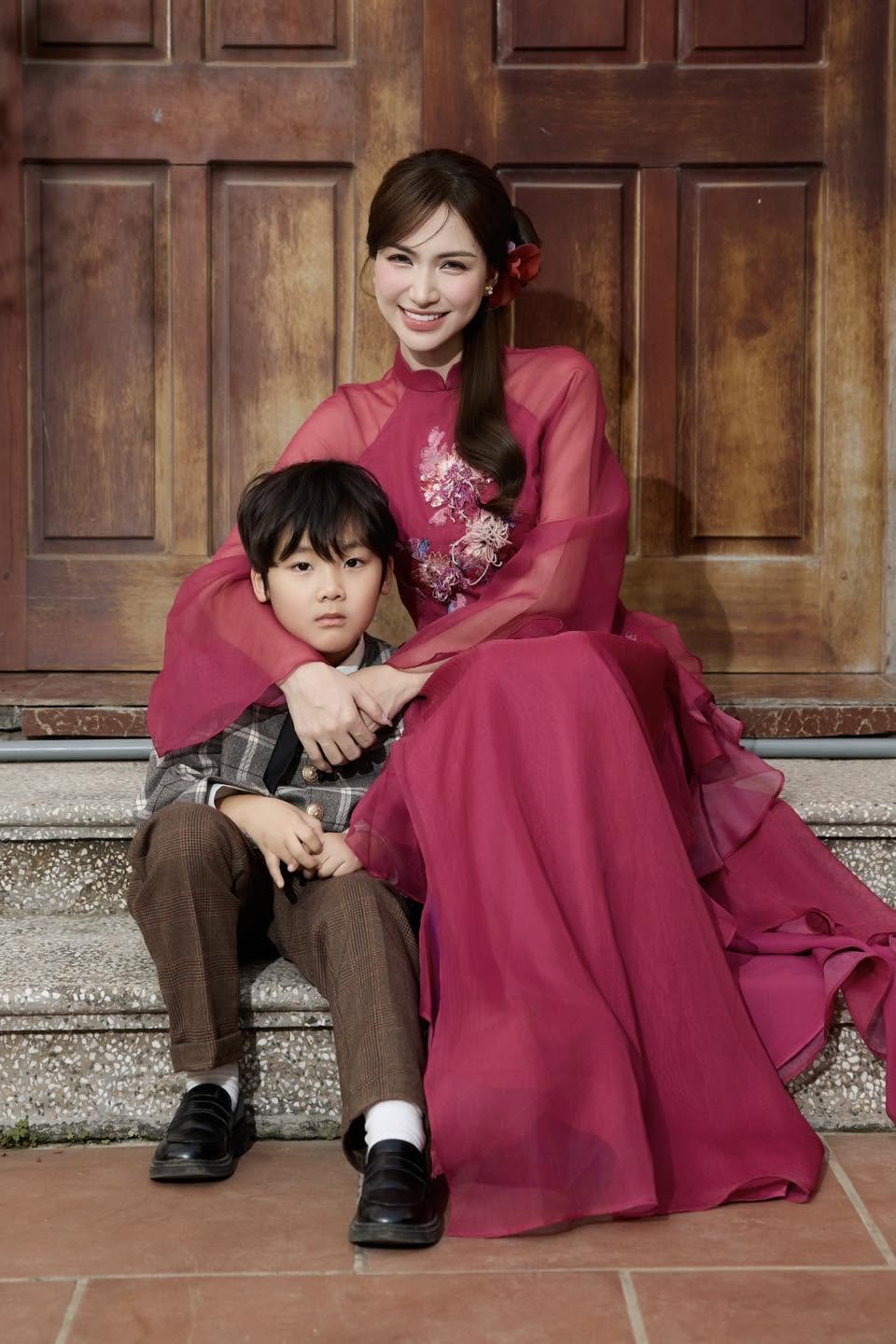 Con trai H&ograve;a Minzy g&acirc;y sốt v&igrave; th&aacute;i độ trong lần đầu gặp idol - cầu thủ Đ&igrave;nh Bắc- Ảnh 5.