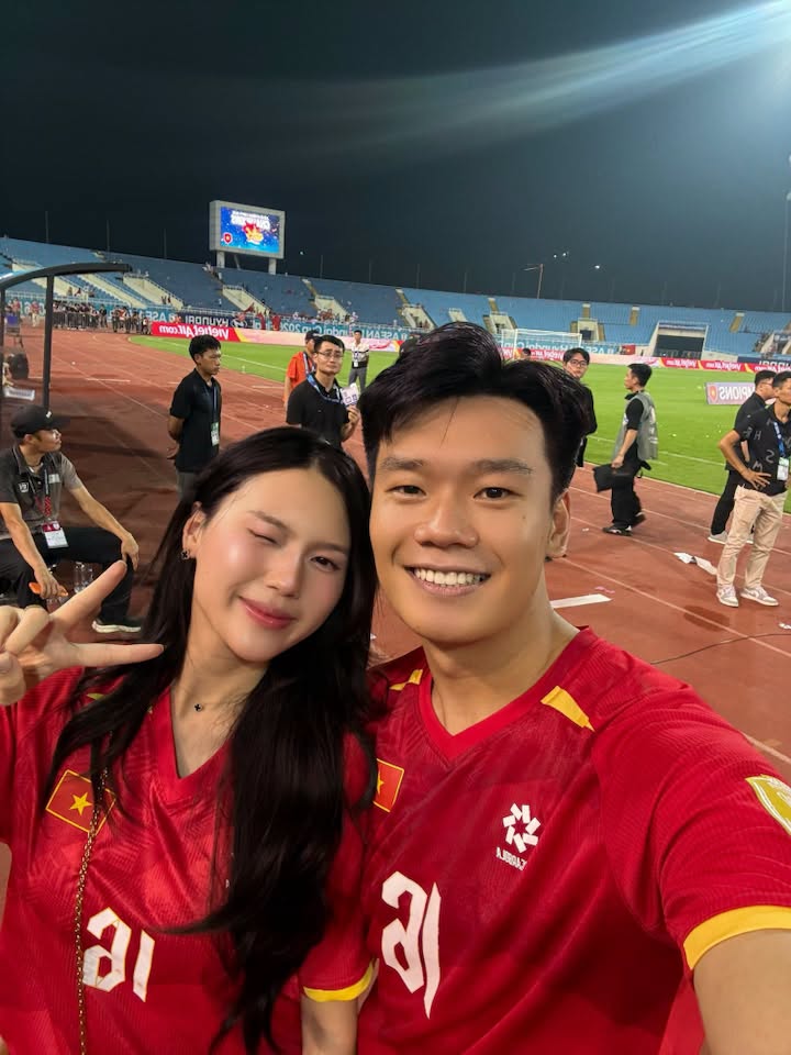 Hotgirl Tuy&ecirc;n Quang chia sẻ khoảnh khắc ngọt ng&agrave;o b&ecirc;n Th&agrave;nh Chung sau chức v&ocirc; địch ASEAN Cup 2026 - Ảnh 3.