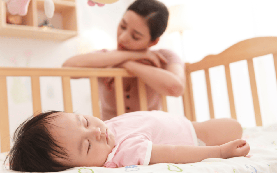 C&agrave;ng dỗ mắt con c&agrave;ng thao l&aacute;o c&ograve;n mẹ th&igrave; kiệt sức: Đ&acirc;y l&agrave; 3 c&aacute;ch dỗ con ngủ gi&uacute;p mẹ nh&agrave;n hơn - Ảnh 3.