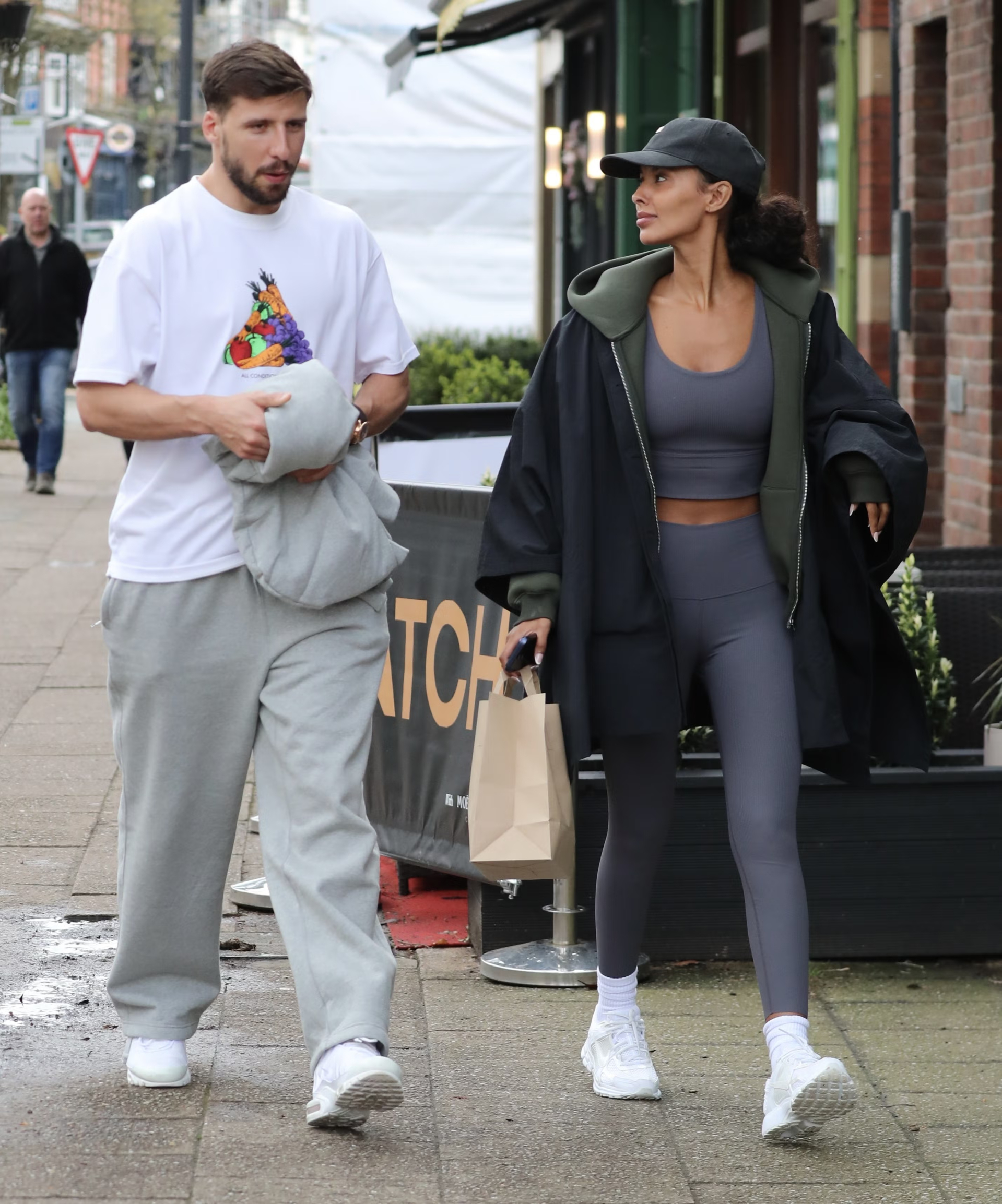Cầu thủ R&uacute;ben Dias tan vỡ t&igrave;nh y&ecirc;u với Maya Jama , hẹn h&ograve; Valentina Best 2026 - Ảnh 1.