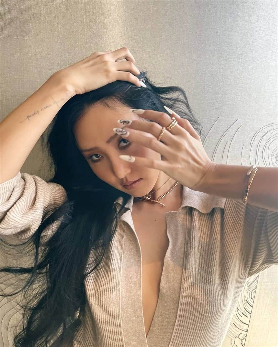 Hwasa Từ nạn nh&acirc;n body shaming đến biểu tượng gợi cảm tại h&agrave;n quốc 2026 - Ảnh 3.