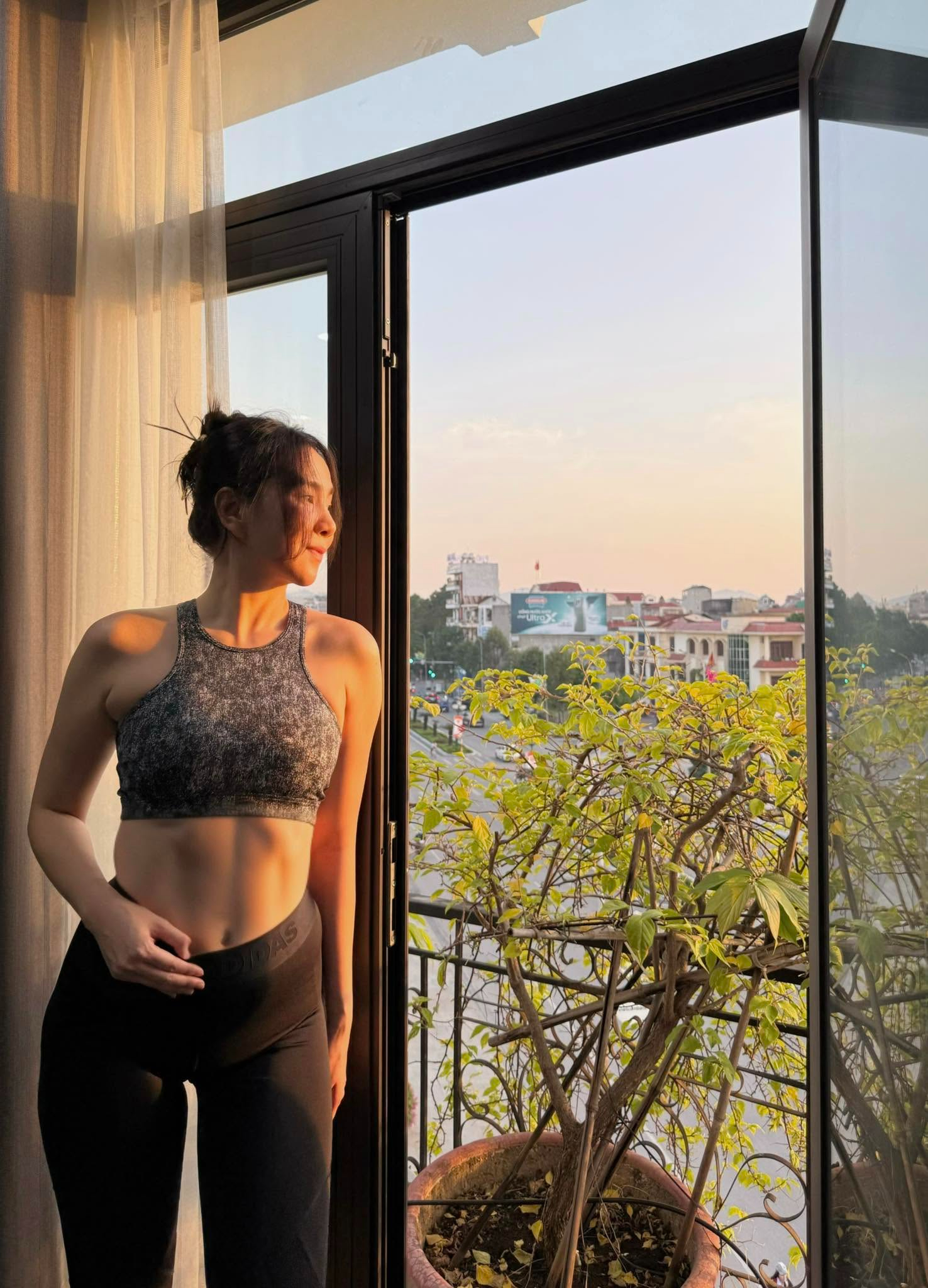 Căn ph&ograve;ng thờ sang trọng trong biệt thự 4 tầng của Mai Ngọc g&acirc;y ấn tượng mạnh - Ảnh 7.