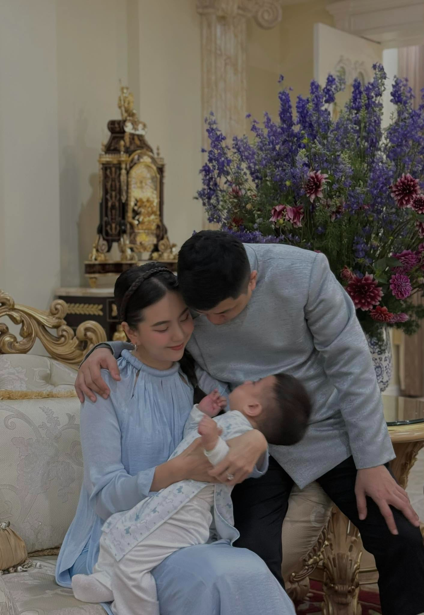 Căn ph&ograve;ng thờ sang trọng trong biệt thự 4 tầng của Mai Ngọc g&acirc;y ấn tượng mạnh - Ảnh 6.
