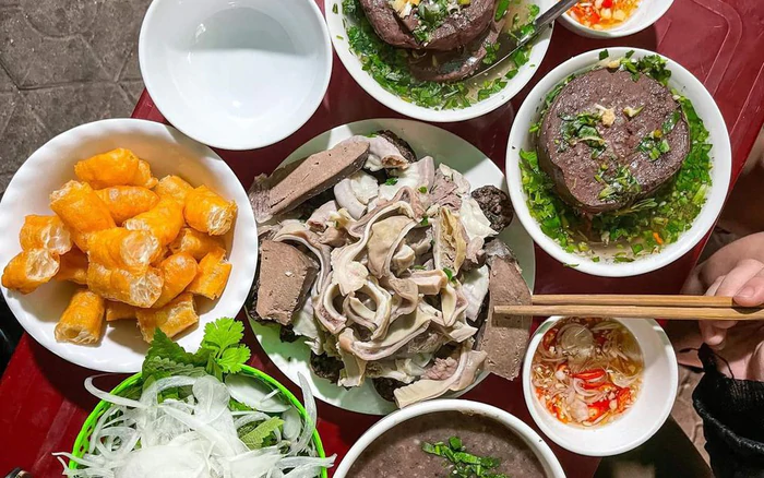“Vua purine” thực sự là gì? 4 món quen thuộc người bị gout nên cân nhắc trước khi ăn - Ảnh 1.