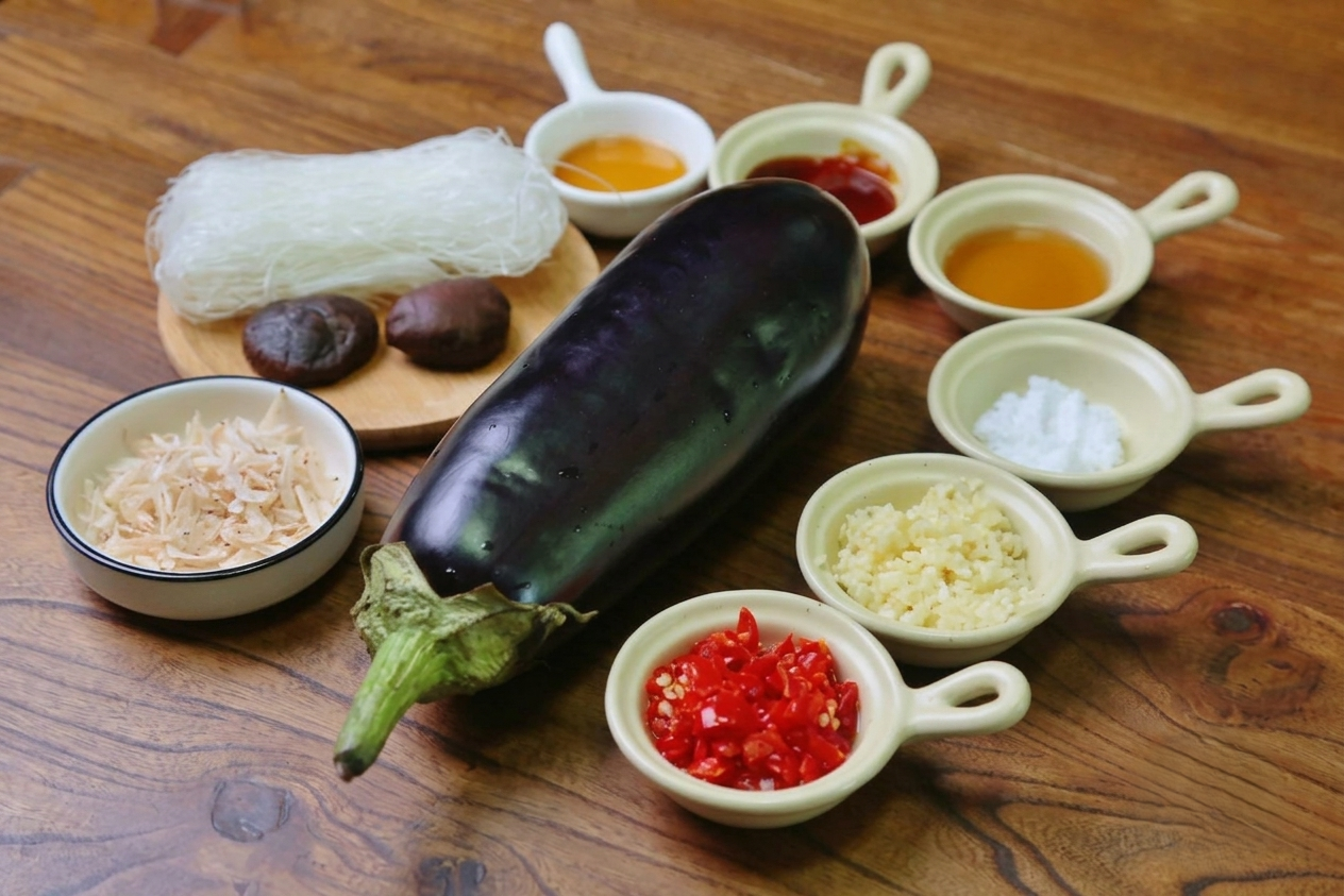 Đừng đ&aacute;nh gi&aacute; thấp m&oacute;n miến chỉ khoảng 10 ngh&igrave;n đồng, ch&uacute;ng cực kỳ ngon khi được nấu theo c&aacute;ch n&agrave;y! - Ảnh 1.