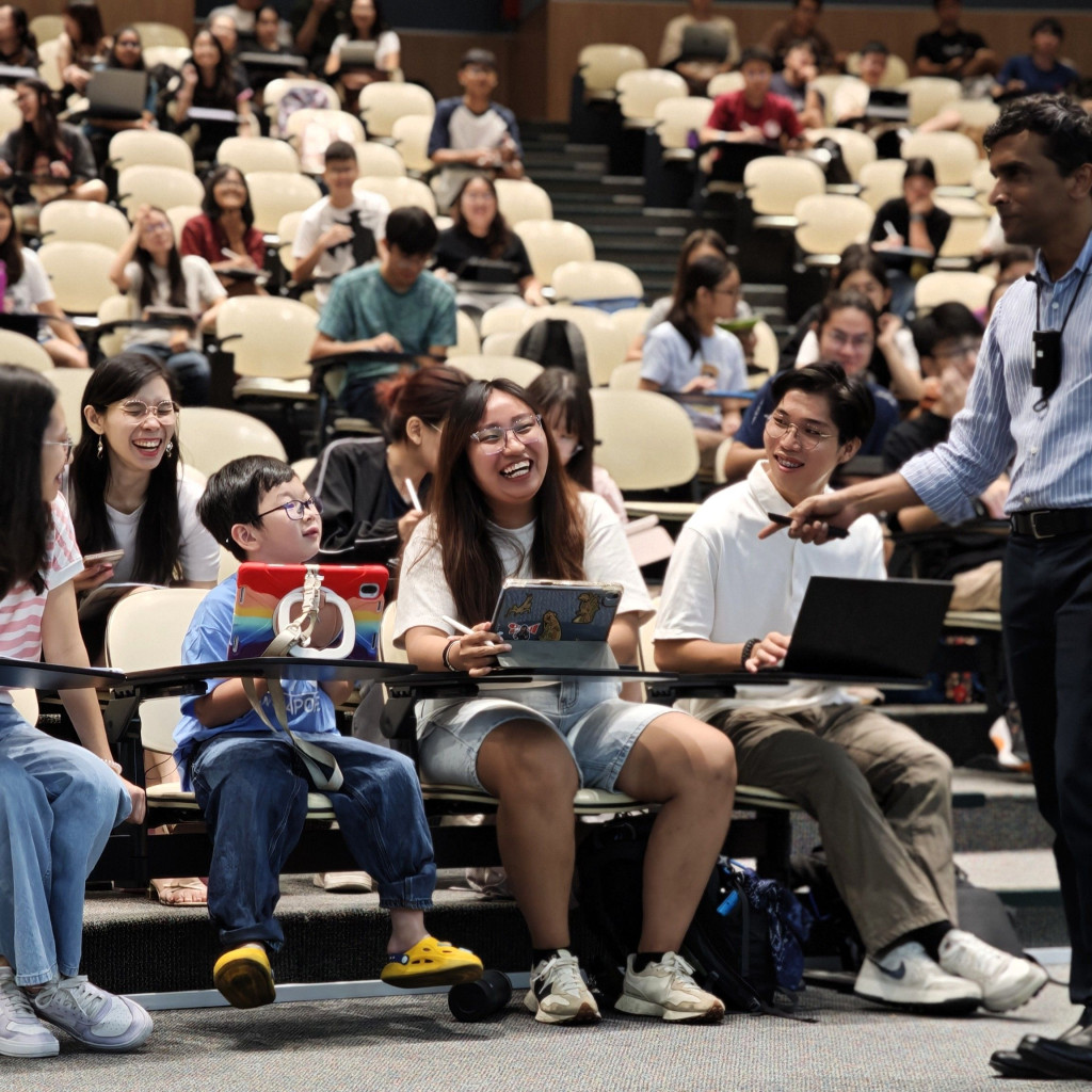 Thần đồng 7 tuổi với IQ 154: Học c&ugrave;ng sinh vi&ecirc;n tại NTU , lập 5 kỷ lục - Ảnh 1.
