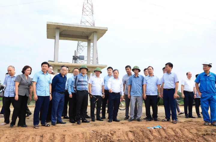 S&ocirc;ng Cầu d&acirc;ng cao 2 , 94 m trong 48 giờ , H&agrave; Nội chủ động ứng ph&oacute; thi&ecirc;n tai - Ảnh 1.