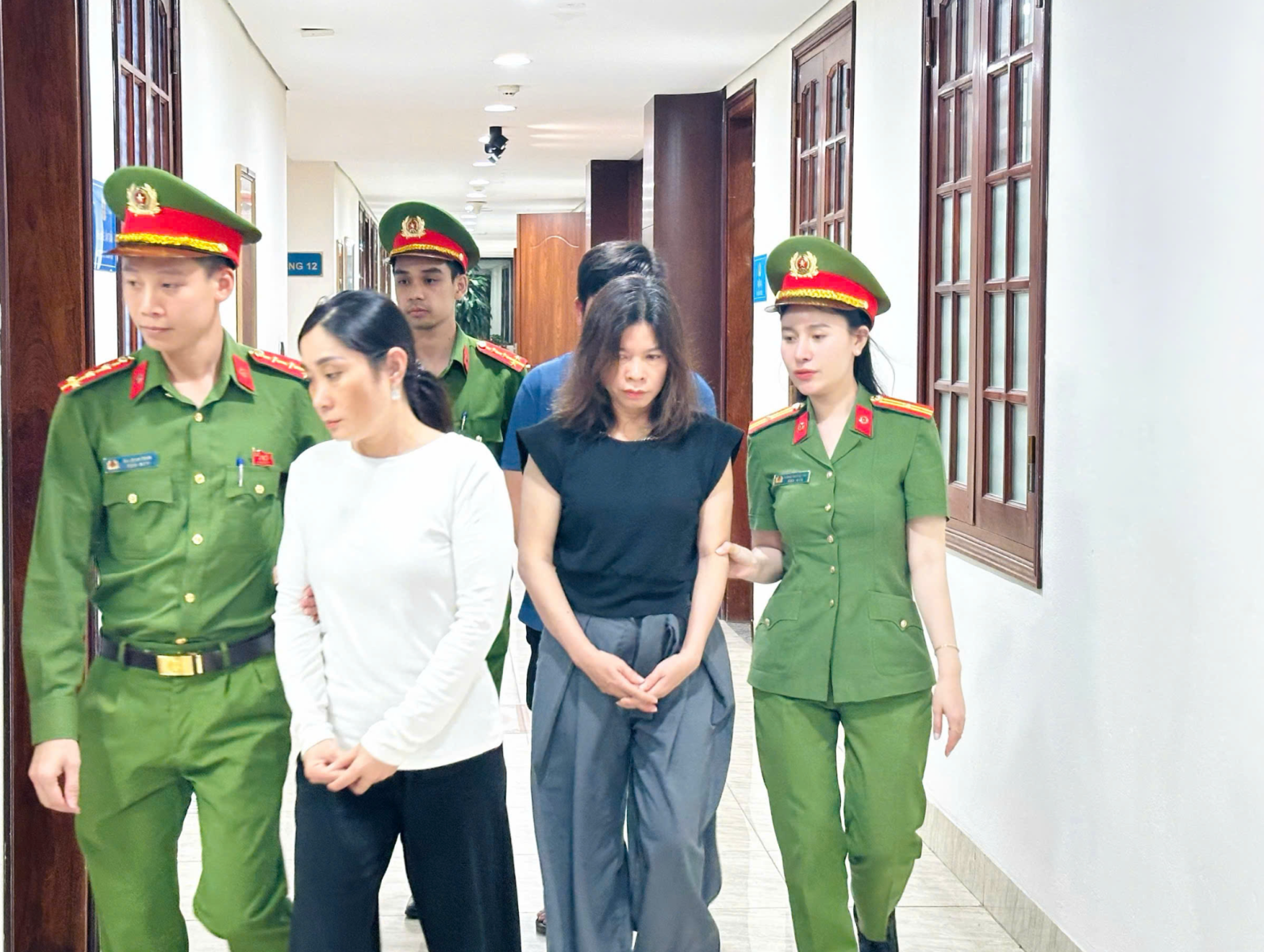 Kh&aacute;m x&eacute;t thu giữ hơn 100 . 000 Sản phẩm thuốc đ&ocirc;ng y chứa chất cấm tại thanh h&oacute;a - Ảnh 3.