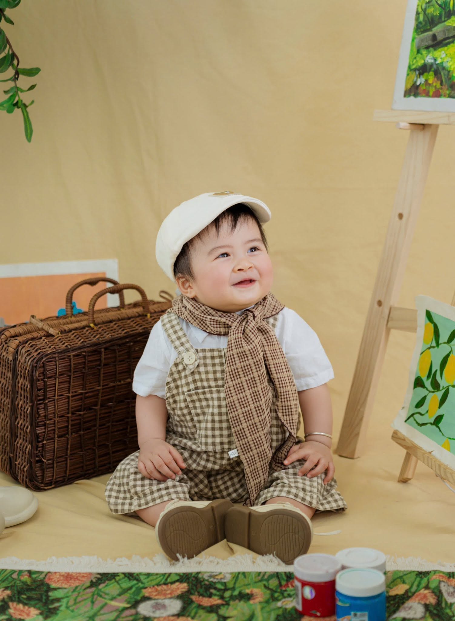 Con trai Hoa hậu Ngọc Hân tròn 1 tuổi chập chững biết đi, vẻ ngoài khôi ngô gây sốt mạng - Ảnh 5.