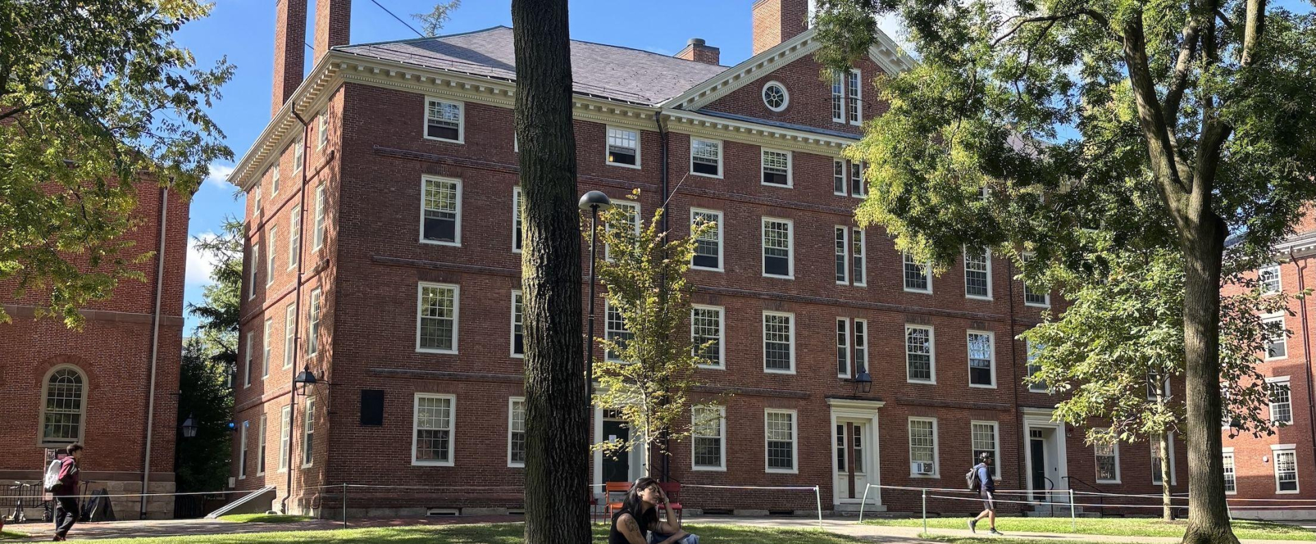 B&ecirc;n trong k&yacute; t&uacute;c x&aacute; ĐH Harvard: Kh&aacute;m ph&aacute; trải nghiệm sống v&agrave; học tập năm 2026 - Ảnh 1.