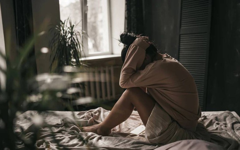 Biểu hiện thiếu m&aacute;u l&ecirc;n n&atilde;o v&agrave;o buổi s&aacute;ng bạn kh&ocirc;ng n&ecirc;n bỏ qua - Ảnh 1.