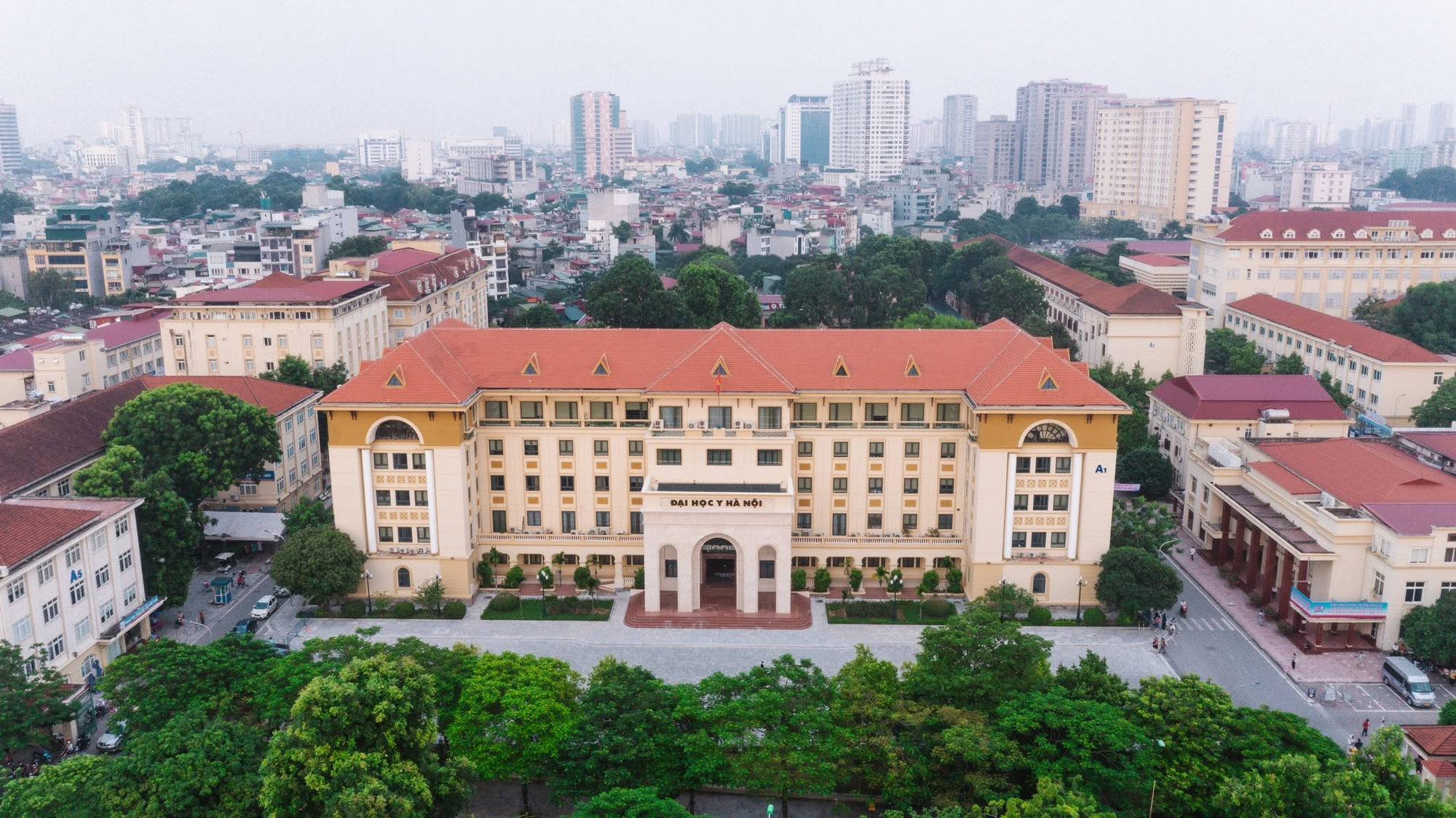 Cuộc đua kỳ thi b&aacute;c sĩ nội tr&uacute; 2026 tại Đại học Y H&agrave; Nội: Chặng đường gian nan - Ảnh 2.