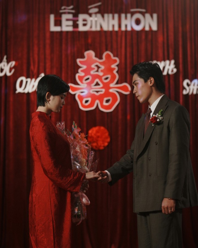 Showbiz Việt xuất hiện cặp đôi mới đẹp hết phần thiên hạ, hint rõ mồn một nghi