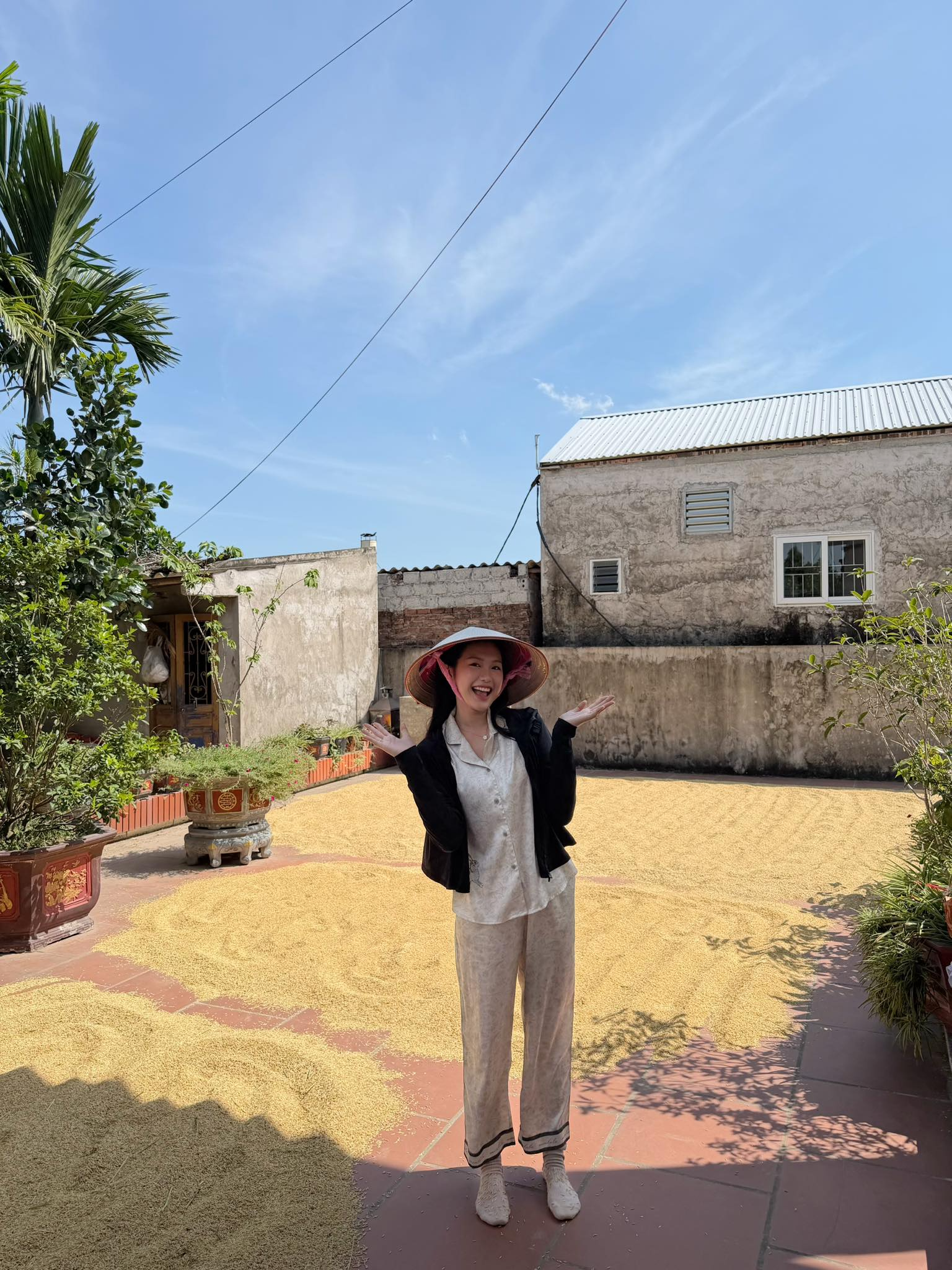 Căn nhà giản dị của Đoàn Văn Hậu ở quê: Ký ức tuổi thơ và gia đình - Ảnh 6. Căn nhà giản dị của Đoàn Văn Hậu ở quê: Ký ức tuổi thơ và gia đình - Ảnh 6.