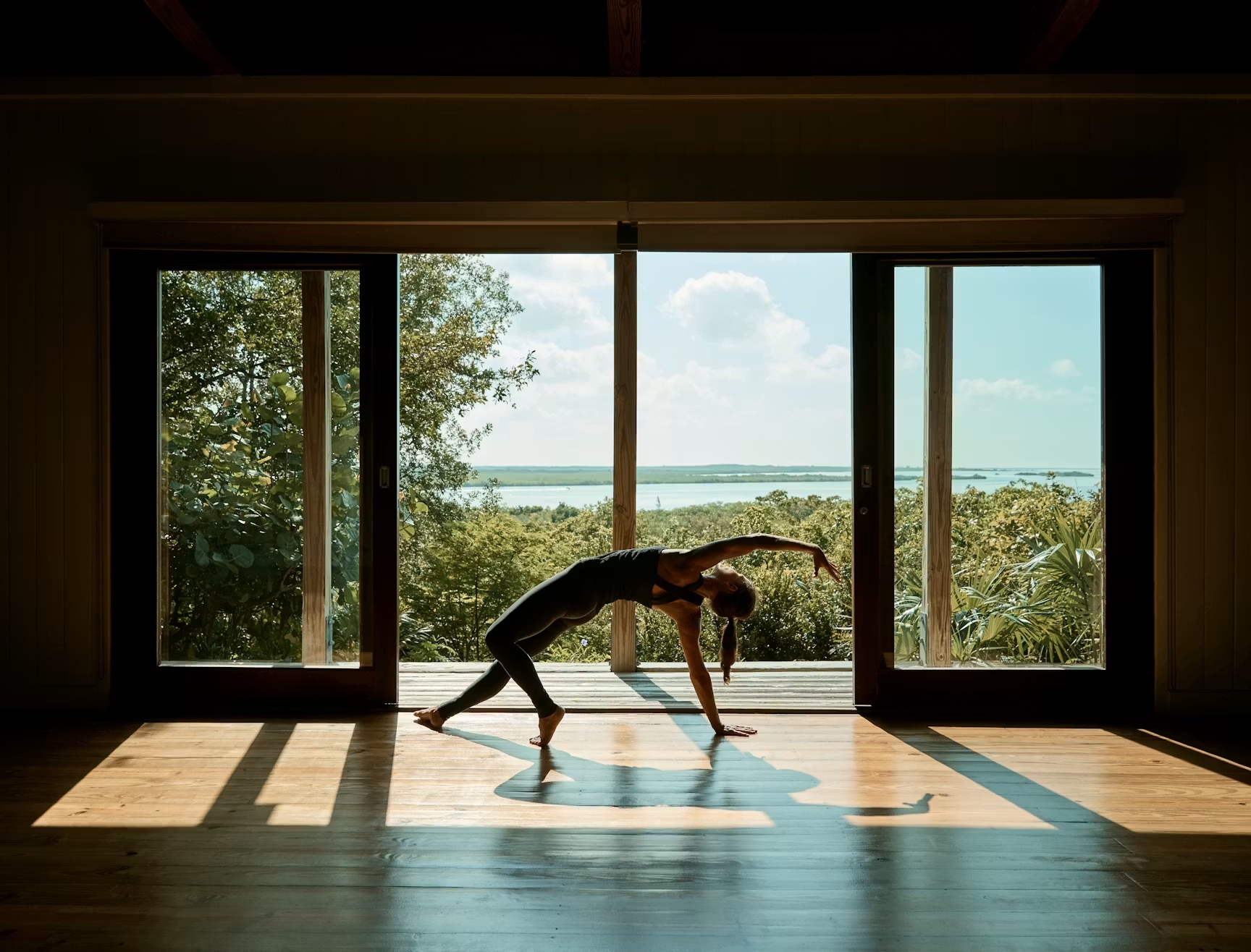B&ecirc;n trong buổi tập Pilates tại resort hạng sang: Trải nghiệm chăm s&oacute;c sức khỏe - Ảnh 4.