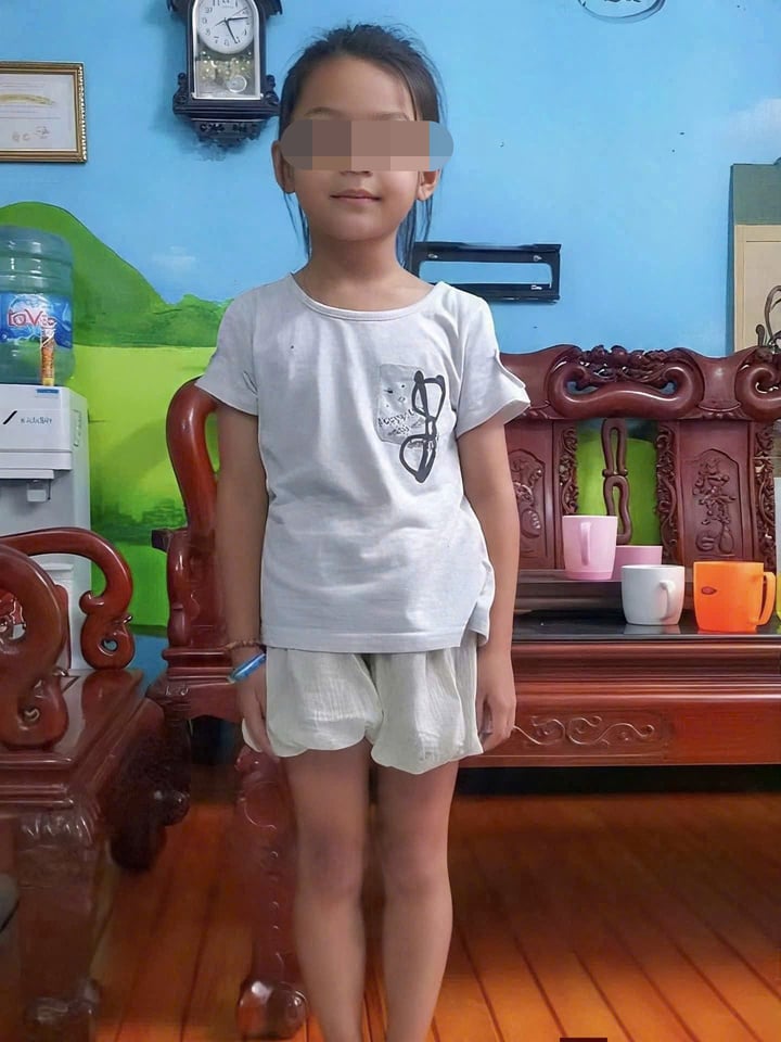 B&eacute; g&aacute;i 6 tuổi bị bỏ rơi trước cổng M&aacute;i ấm Từ T&acirc;m tại Bắc Ninh - Ảnh 1.