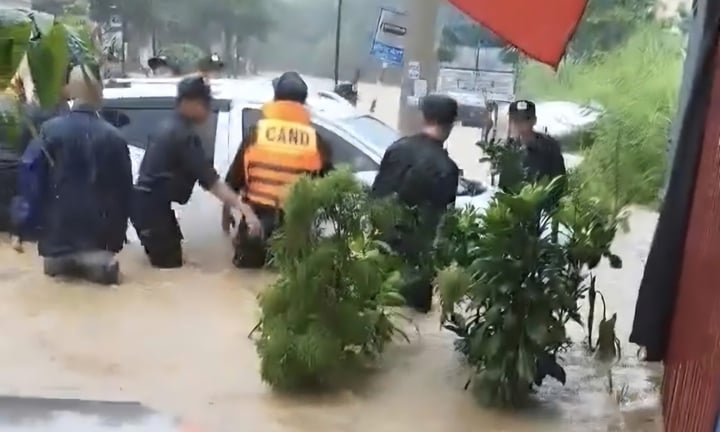 Mưa lớn L&agrave;o Cai g&acirc;y ngập &uacute;ng cục bộ ảnh hưởng đến đời sống người d&acirc;n - Ảnh 2.