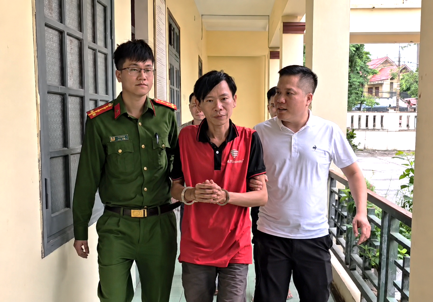 Huỳnh Ngọc Hiền trốn truy n&atilde; 5 năm: Bắt giữ tại Huế Sau khi Tấn c&ocirc;ng vợ v&agrave; mẹ vợ - Ảnh 2.