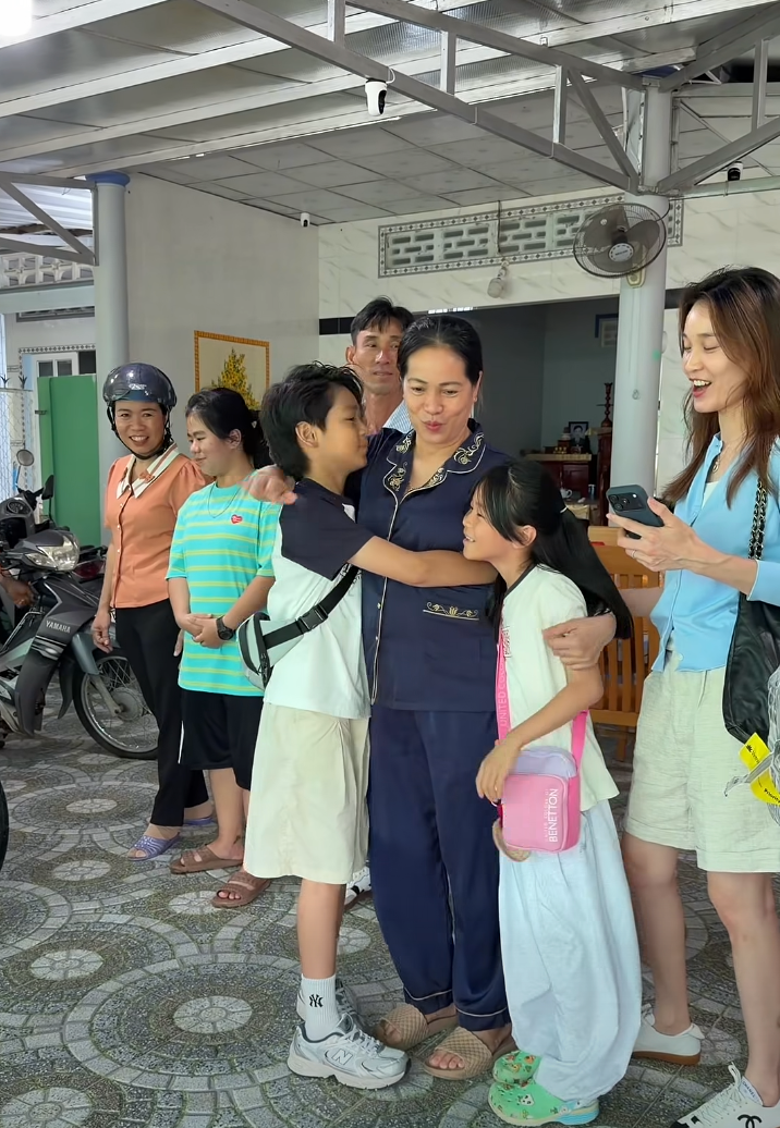 Hậu ly h&ocirc;n chồng H&agrave;n, mẹ đơn th&acirc;n Việt 