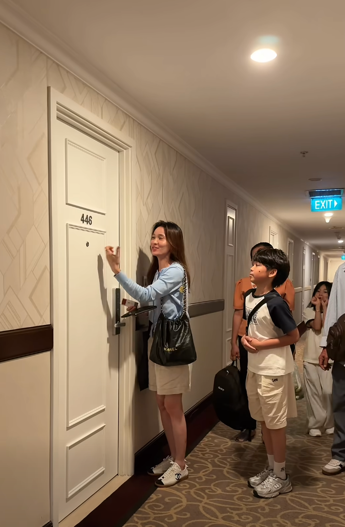 Hậu ly h&ocirc;n chồng H&agrave;n, mẹ đơn th&acirc;n Việt 