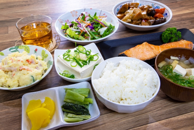 7 nhóm thực phẩm tốt cho đường ruột, hỗ trợ giảm nguy cơ ung thư đại tràng: Loại đứng đầu gần như nhà nào cũng ăn hàng ngày - Ảnh 2.