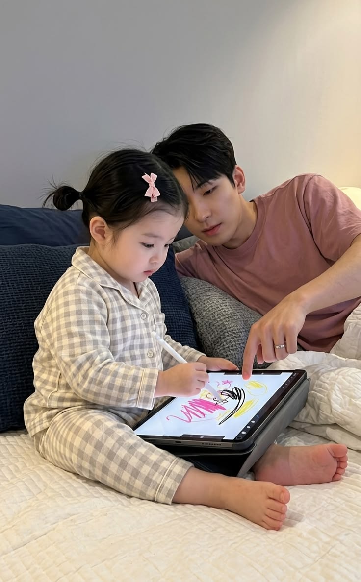 Vì Sao nuôi dạy trẻ trai mệt hơn con gái? khám phá cách nuôi dạy trẻ hiệu quả - Ảnh 2. Vì Sao nuôi dạy trẻ trai mệt hơn con gái? khám phá cách nuôi dạy trẻ hiệu quả - Ảnh 2.