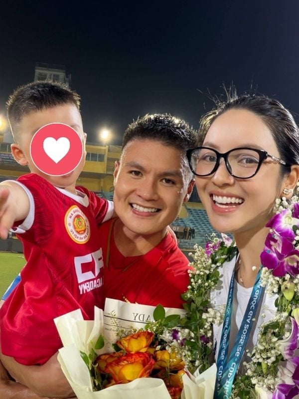 Chu Thanh Huyền rạng rỡ b&ecirc;n Do&atilde;n Hải My trong ng&agrave;y CAHN v&ocirc; địch Si&ecirc;u c&uacute;p quốc gia 2026 - Ảnh 6.