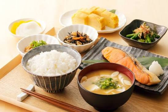7 nhóm thực phẩm tốt cho đường ruột, hỗ trợ giảm nguy cơ ung thư đại tràng: Loại đứng đầu gần như nhà nào cũng ăn hàng ngày - Ảnh 4.
