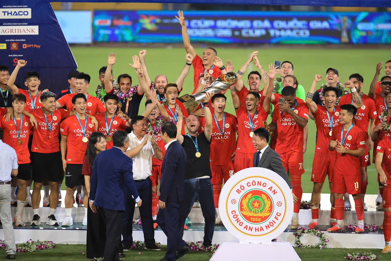Chu Thanh Huyền rạng rỡ b&ecirc;n Do&atilde;n Hải My trong ng&agrave;y CAHN v&ocirc; địch Si&ecirc;u c&uacute;p quốc gia 2026 - Ảnh 11.