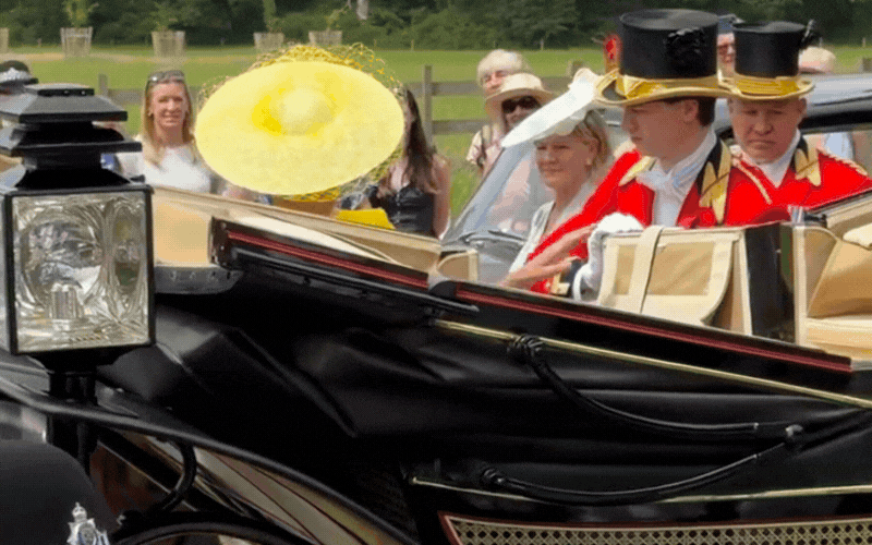 Kate Middleton nổi bật trong bộ v&aacute;y v&agrave;ng tại Royal Ascot 2026 - Ảnh 1.