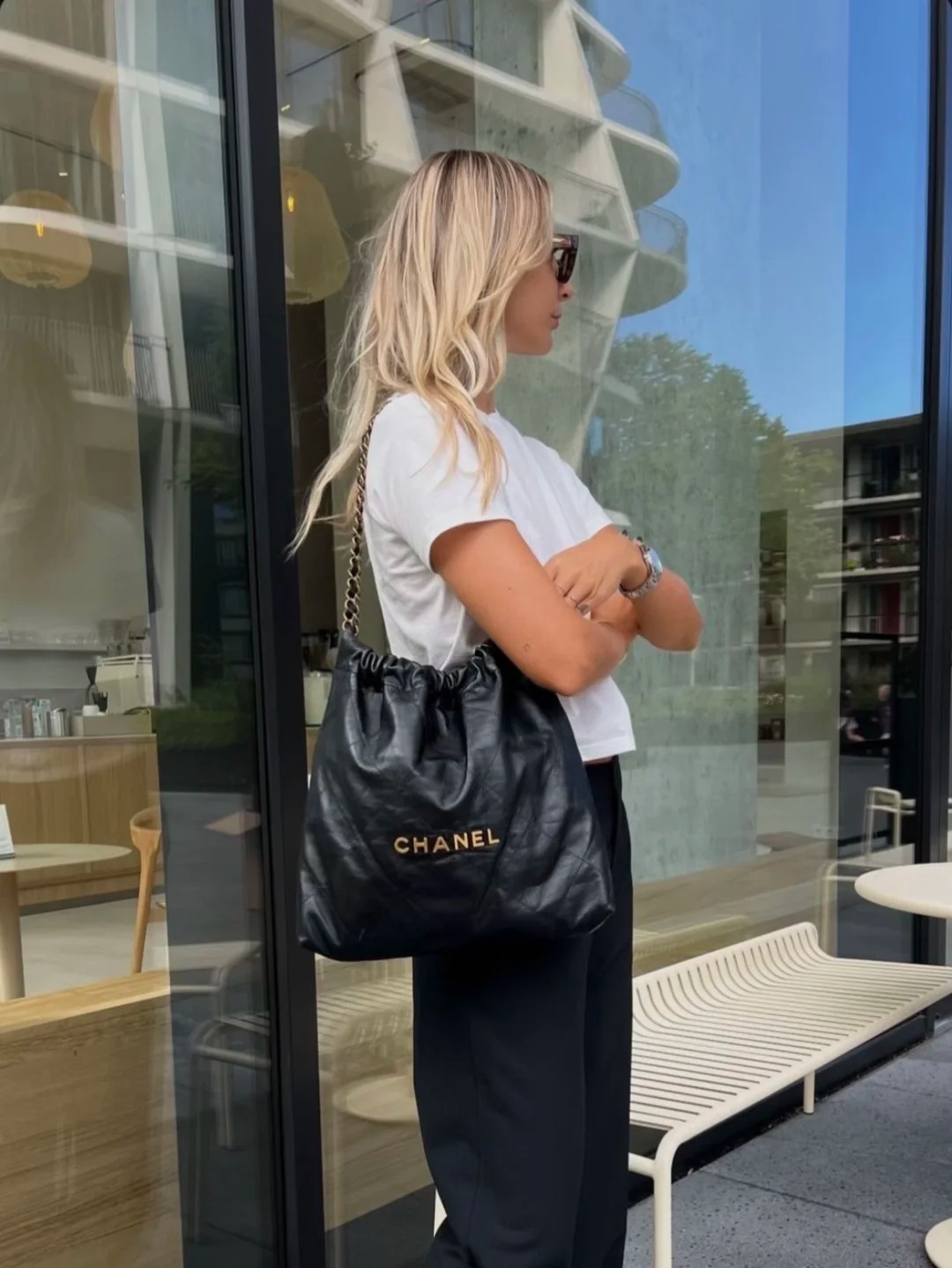Từ Chanel đến Miu Miu: 5 mẫu t&uacute;i x&aacute;ch được xem l&agrave; khoản đầu tư đ&aacute;ng gi&aacute; nhất - Ảnh 2.