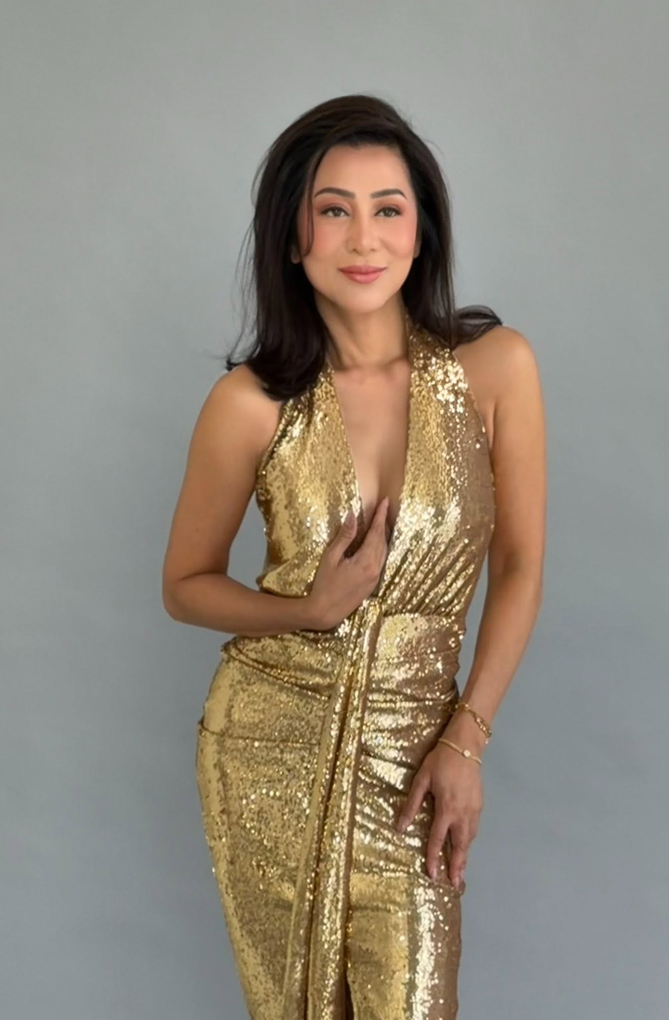 Nghệ sĩ U65 c&oacute; body sexy như g&aacute;i đ&ocirc;i mươi, chủ động cầu h&ocirc;n lại chồng cũ - Ảnh 1.