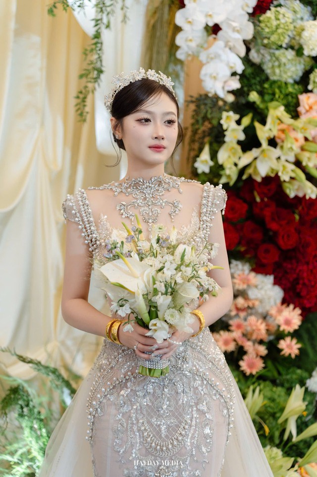 Duy&ecirc;n nguyễn t&aacute;i xuất tại sự kiện thời trang TP . HCM sau 3 th&aacute;ng chia tay chồng Campuchia - Ảnh 8.