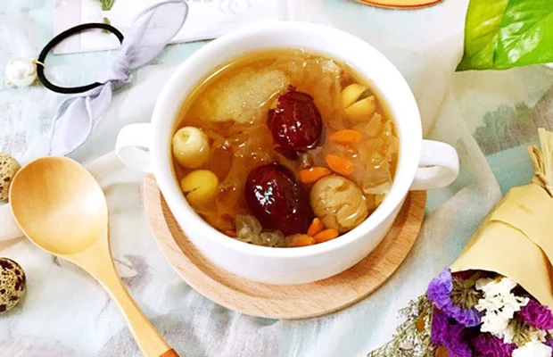 Đừng bỏ lỡ mùa hạt sen: