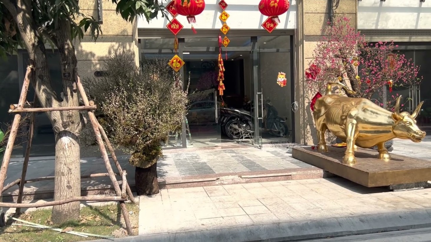 Huấn Hoa Hồng v&agrave; cuộc sống xa hoa: T&agrave;i sản trăm tỷ đồng v&agrave; Hệ sinh th&aacute;i kinh doanh - Ảnh 7.