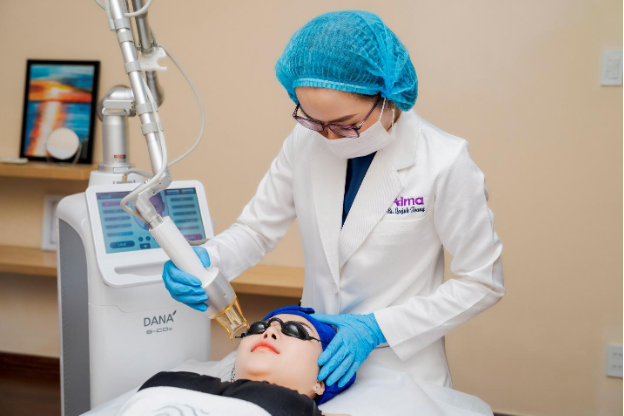 Vì sao ngày càng nhiều khách hàng lựa chọn mô hình Doctor-Led Beauty Clinic để chăm sóc cho làn da? - Ảnh 2. Vì sao ngày càng nhiều khách hàng lựa chọn mô hình Doctor-Led Beauty Clinic để chăm sóc cho làn da? - Ảnh 2.