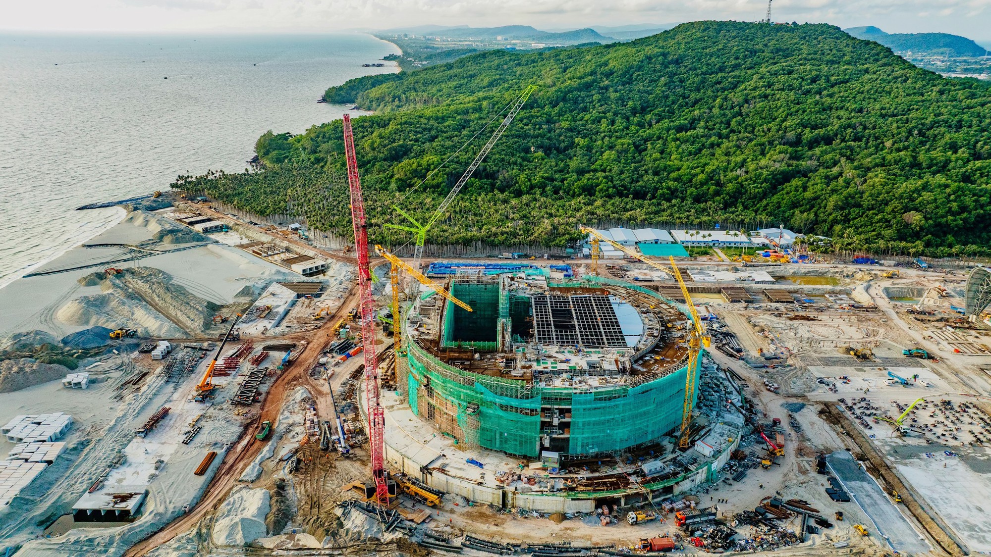 Những h&igrave;nh ảnh ấn tượng Trung t&acirc;m Hội nghị APEC tại Ph&uacute; Quốc năm 2026 - Ảnh 10.