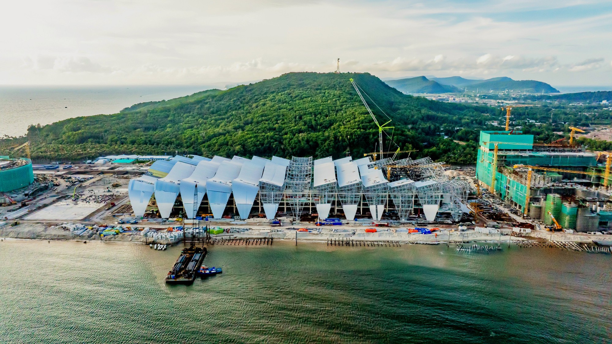 Những h&igrave;nh ảnh ấn tượng Trung t&acirc;m Hội nghị APEC tại Ph&uacute; Quốc năm 2026 - Ảnh 3.