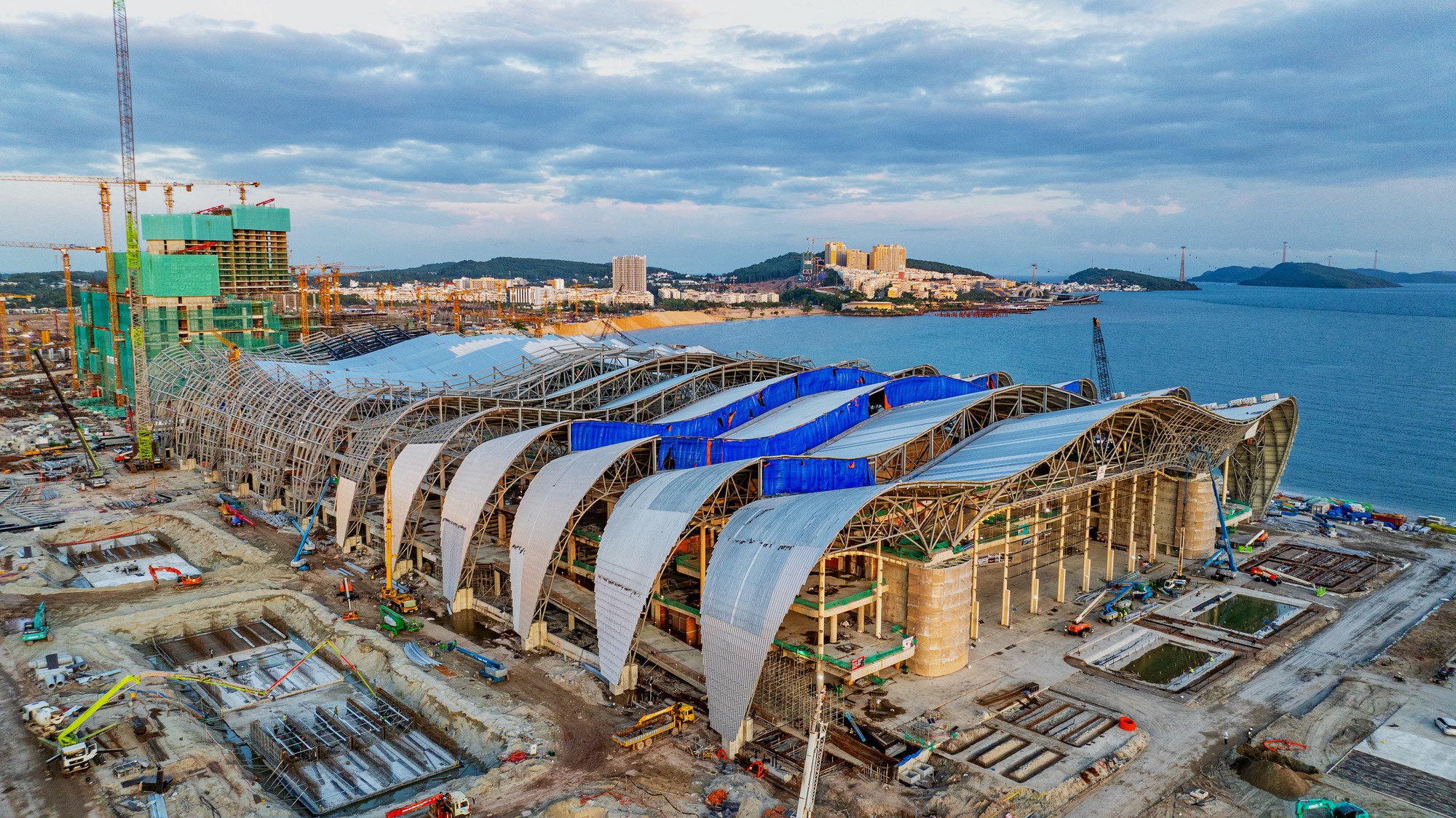 Những h&igrave;nh ảnh ấn tượng Trung t&acirc;m Hội nghị APEC tại Ph&uacute; Quốc năm 2026 - Ảnh 4.