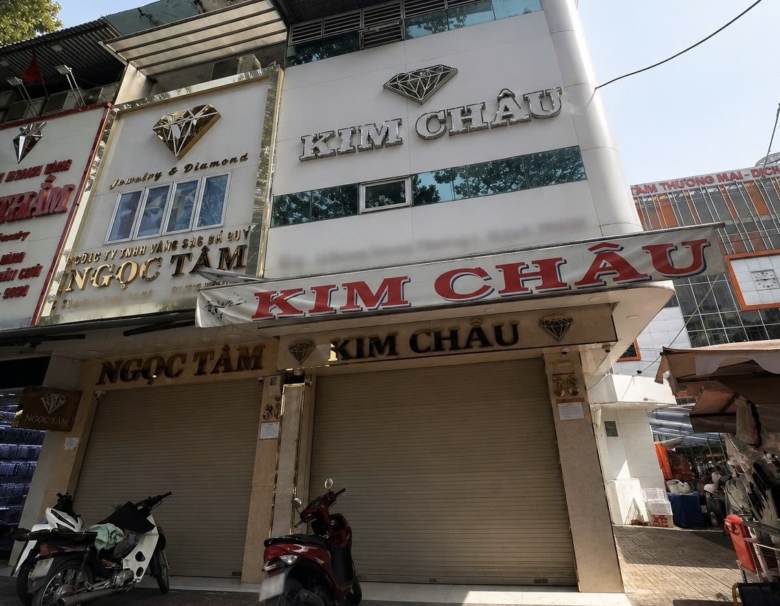 Tiệm kim cương vẫn đ&oacute;ng cửa sau th&ocirc;ng b&aacute;o mở cửa lại: Thực trạng hiện nay - Ảnh 5.