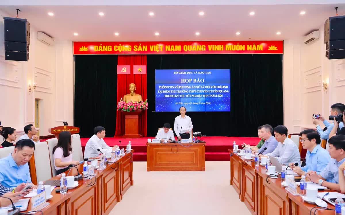 Vụ 147 điểm 10 to&aacute;n tại Tuy&ecirc;n Quang: Th&iacute; sinh li&ecirc;n quan sai phạm sẽ bị xử l&yacute;, kh&ocirc;ng được x&eacute;t tuyển - Ảnh 1.